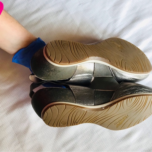 Dansko vera gold Metallic Sandals - Picture 7 of 12